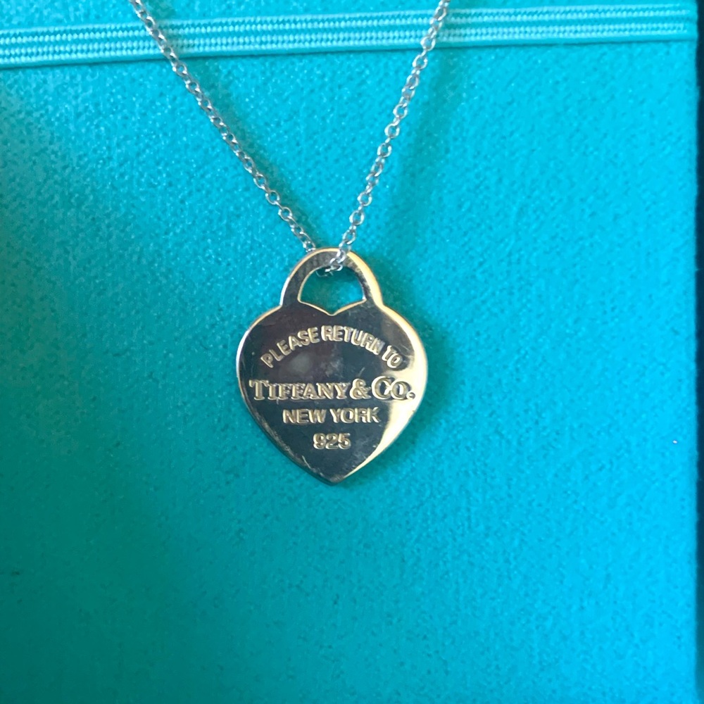 Return to Tiffany small heart tag pendant necklace
